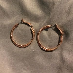 small rose gold hoop earrings